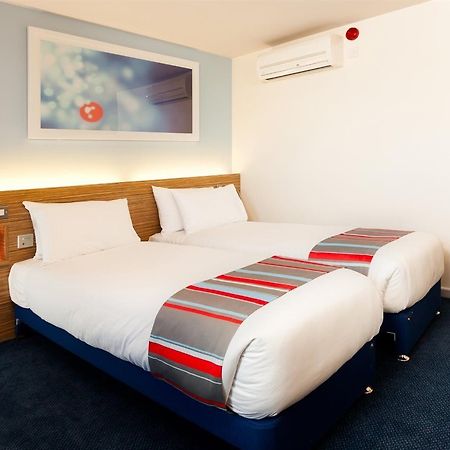 Travelodge London Crystal Palace Экстерьер фото