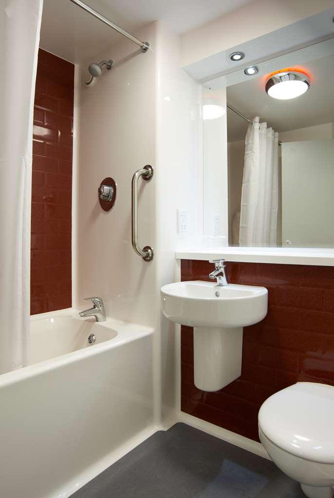 Travelodge London Crystal Palace Экстерьер фото
